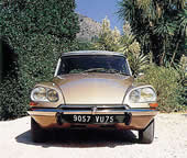 Citroen DS с поворотными фарами дальнего света