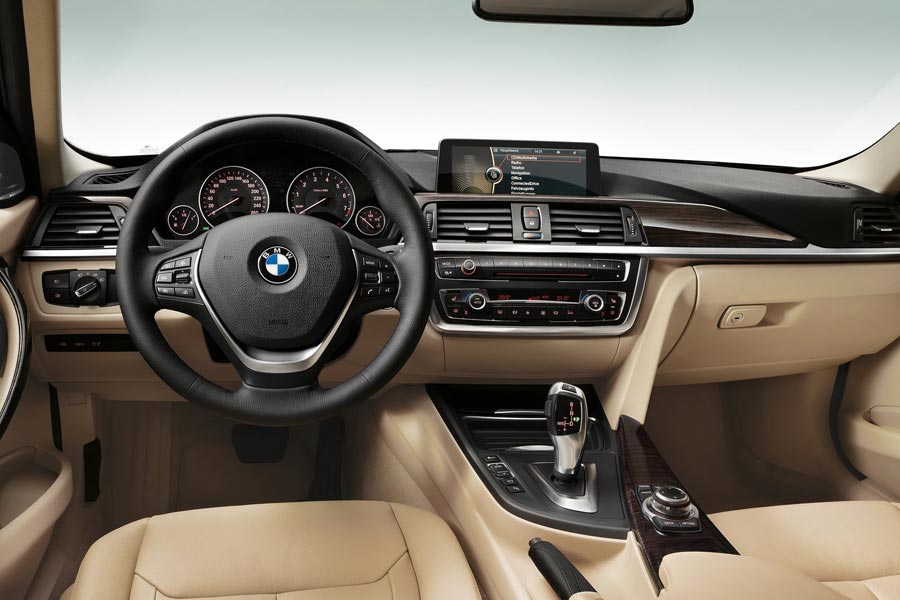 2012-bmw-3-series-interer.jpg