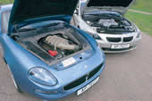 моторные отсеки BMW 645Ci и Maserati Coupe