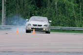 прохождение поворотов BMW 645Ci