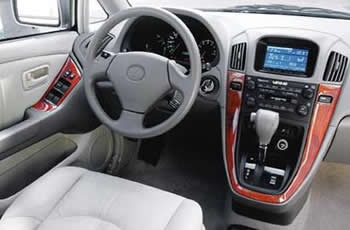 Салон Lexus RX 300.